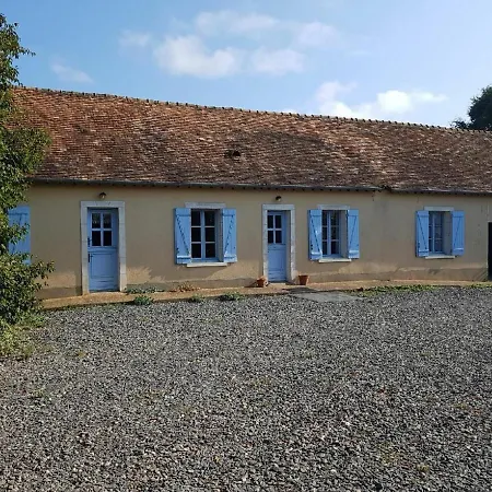 Gite En Pleine Campagne Pres Du Mans Country house